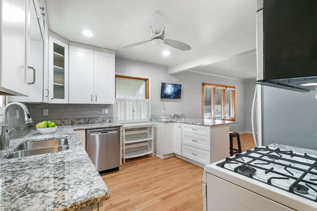 Photo of 4539 Clyde Avenue