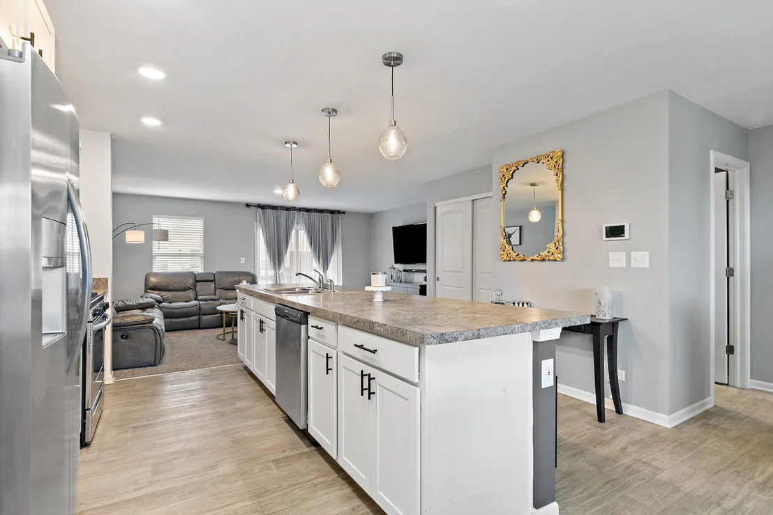 Photo of 2387 Alison Avenue