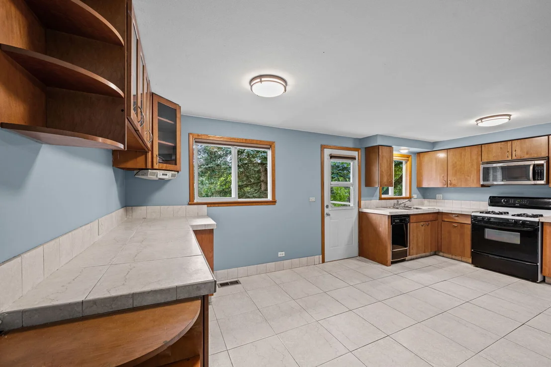 Photo of 933 Webster Lane