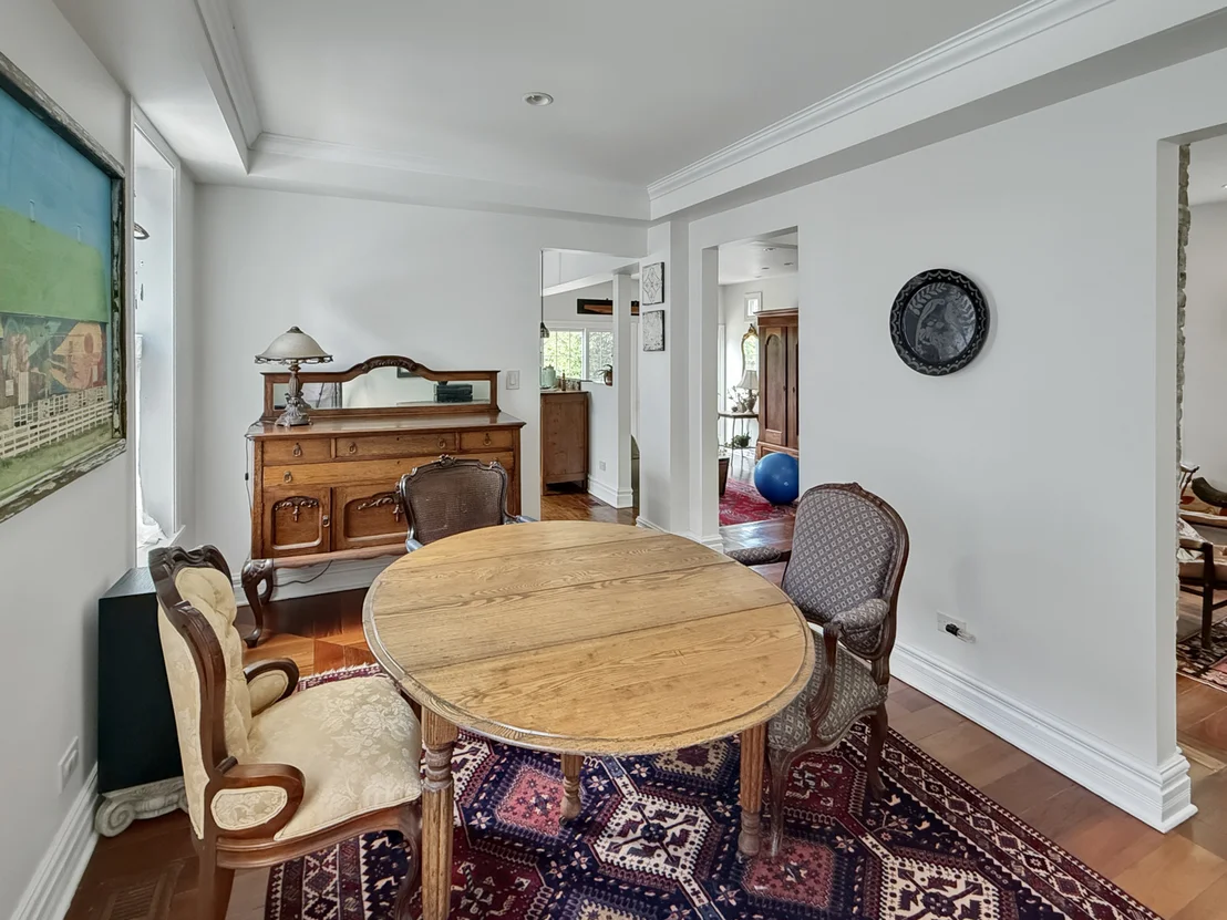 Photo of 882 Willow Road
