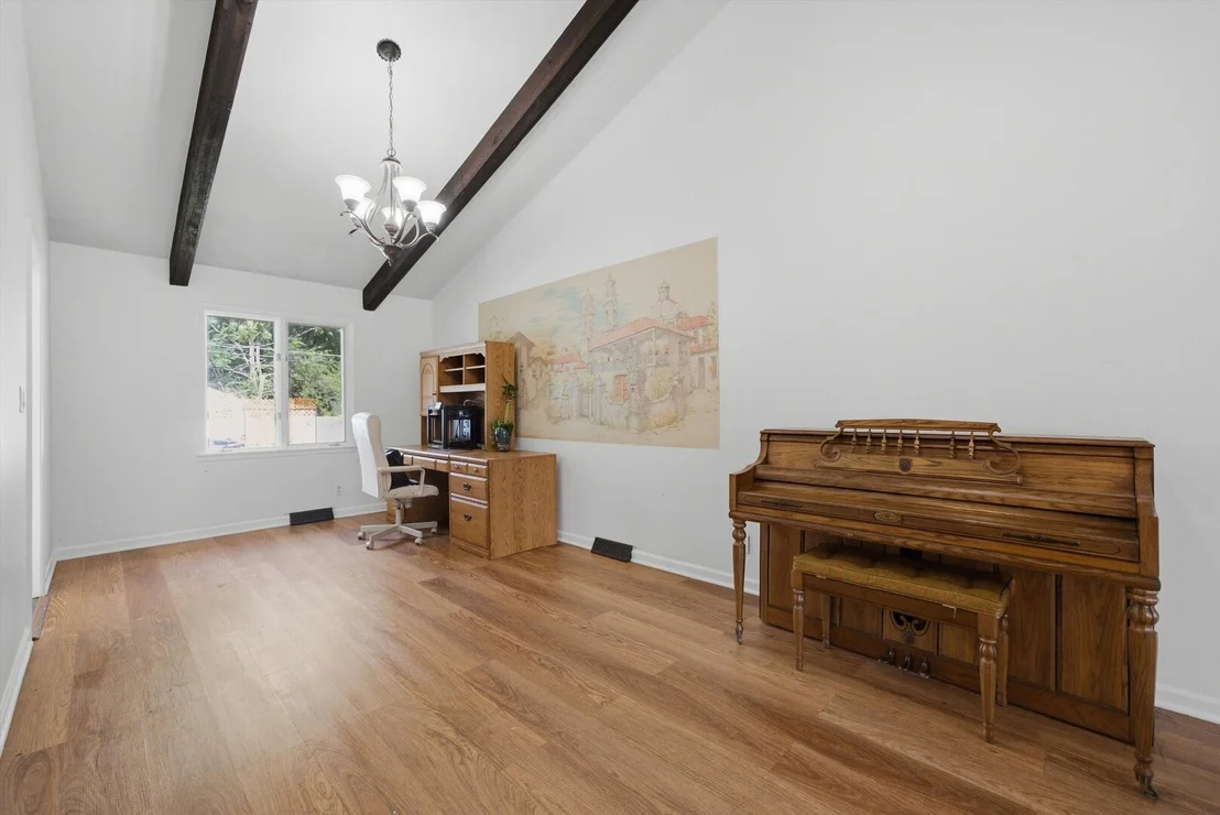 Photo of 2437 Grape Street