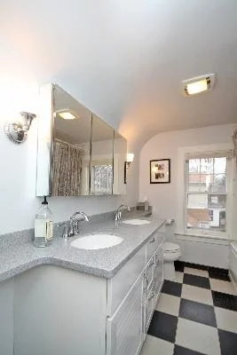 Photo of 724 Park Avenue