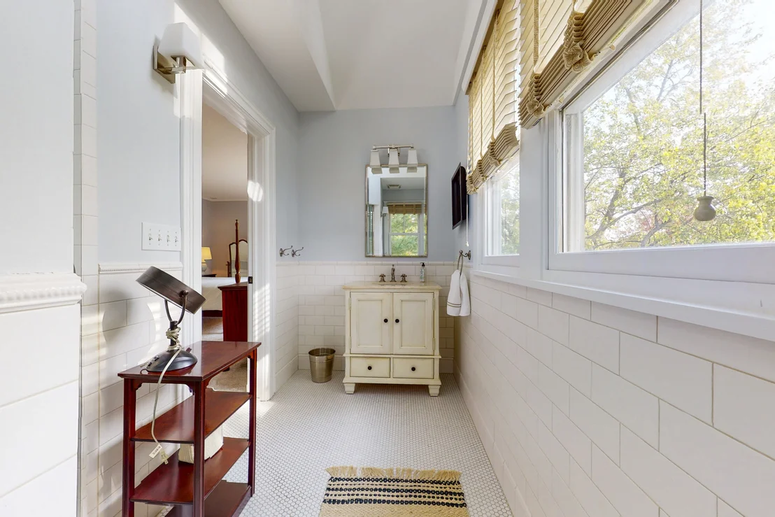 Photo of 1005 Greenleaf Avenue