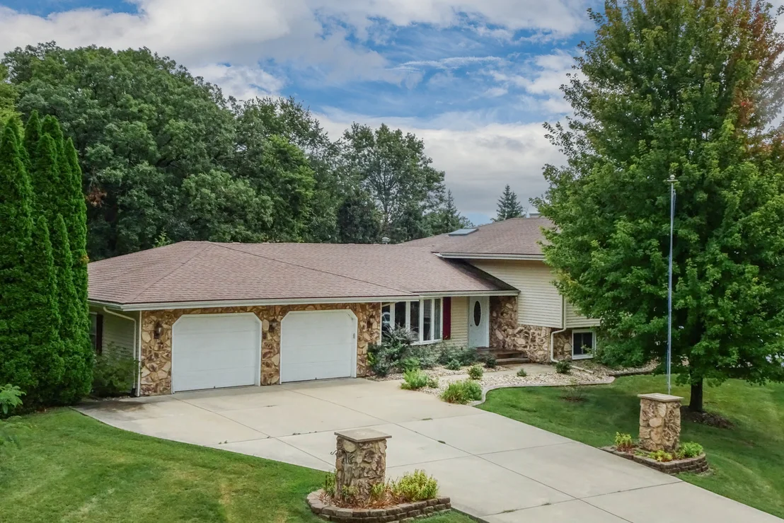 Photo of 19356 Nottingham Drive