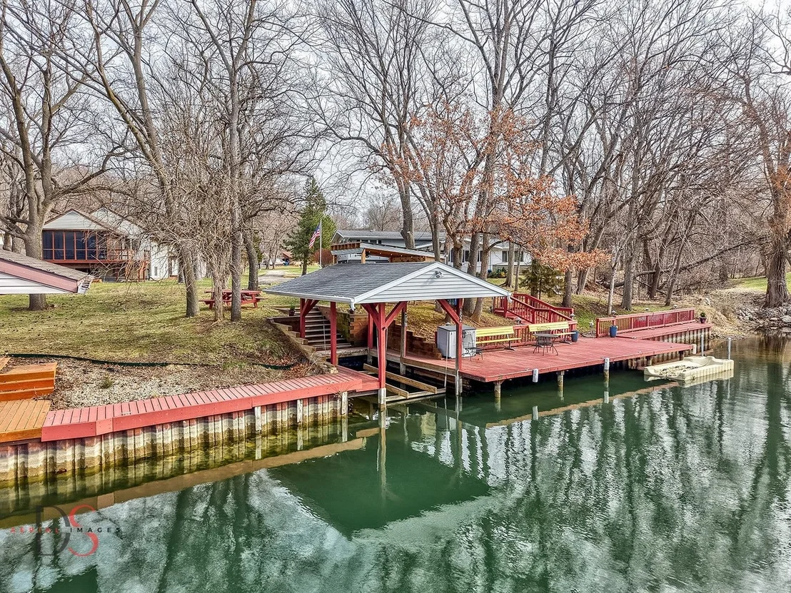 Photo of 152 Beachview Court