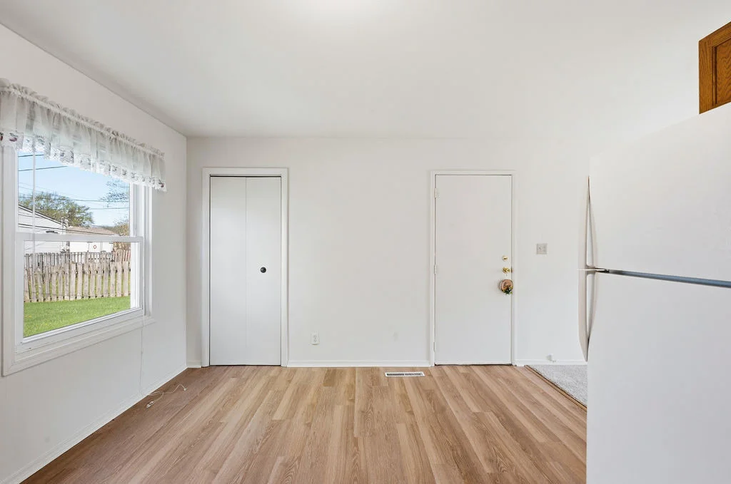 Photo of 910 Meadow Lane