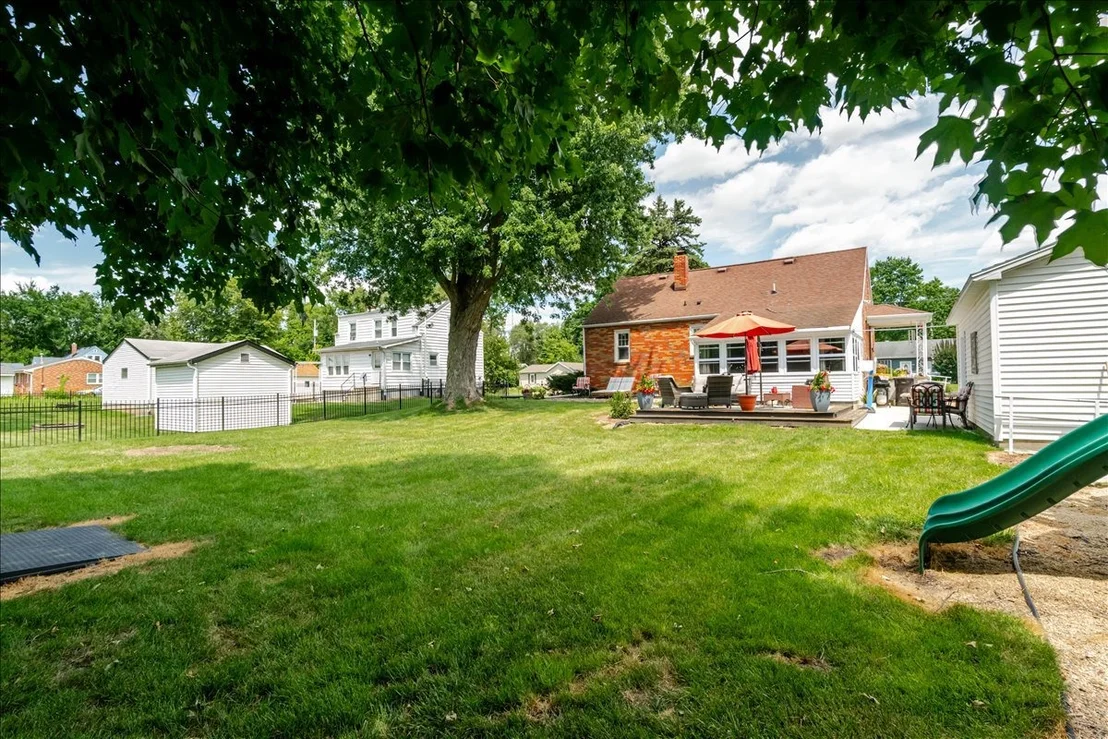 Photo of 111 LOREN Street