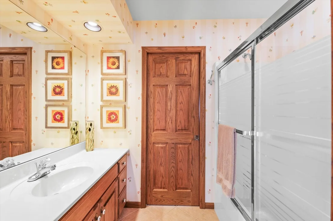 Photo of 2204 Edgewater Place