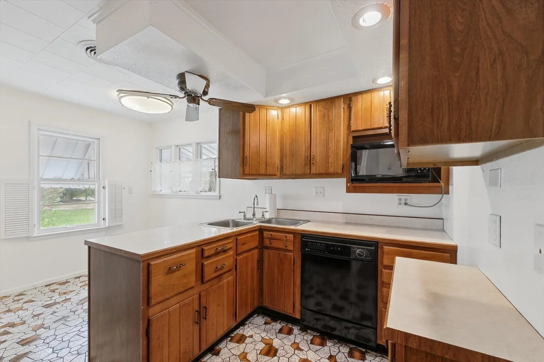 Photo of 705 Dover Place