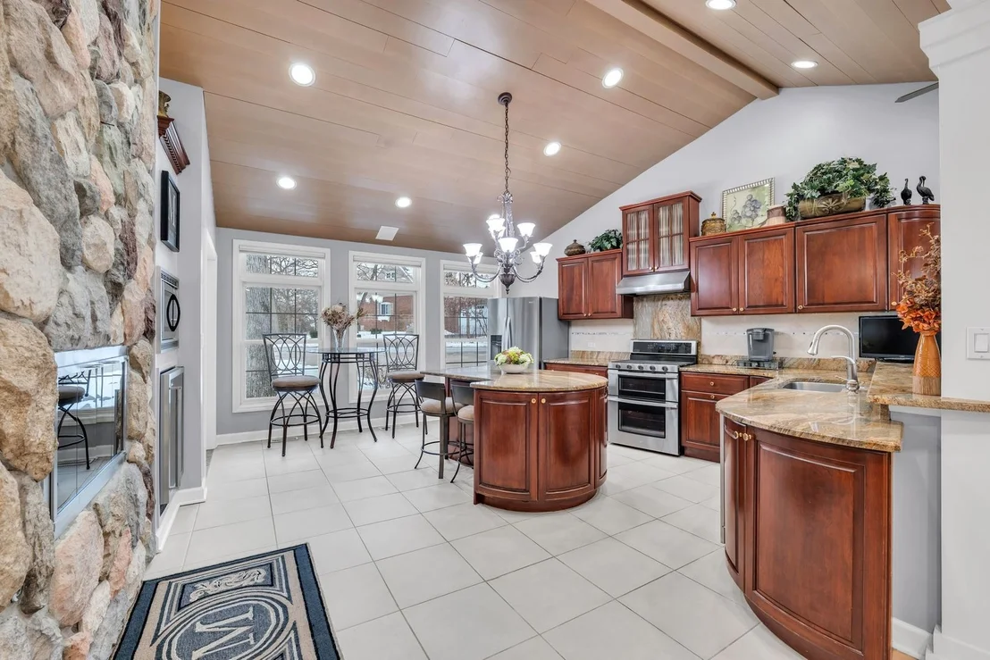 Photo of 10 Deerpath Lane