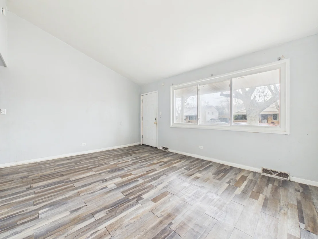 Photo of 945 W 115th Place