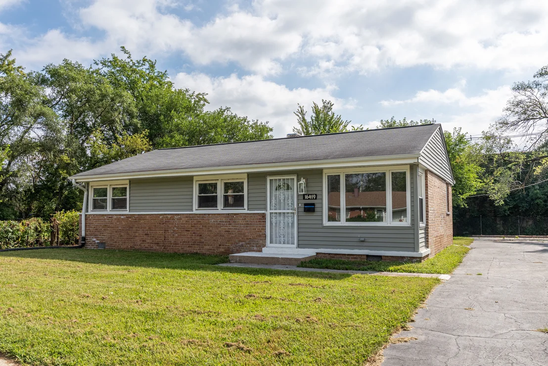 Photo of 16419 Oxford Drive