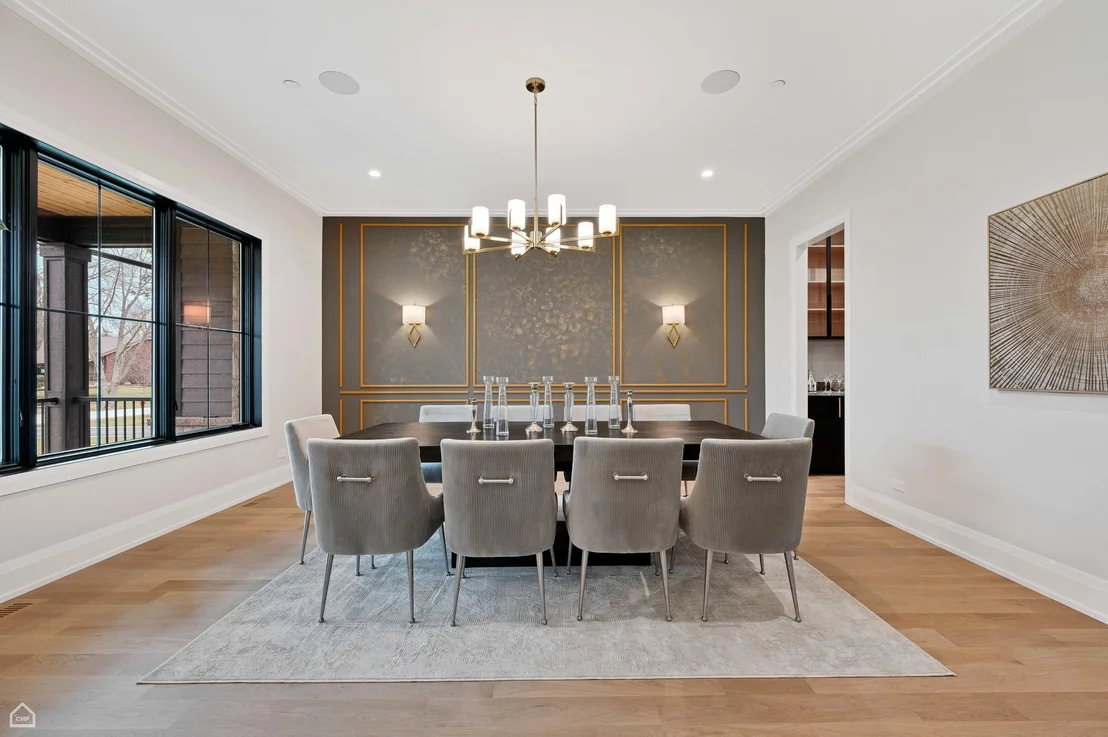 Photo of 2410 White Oak Drive