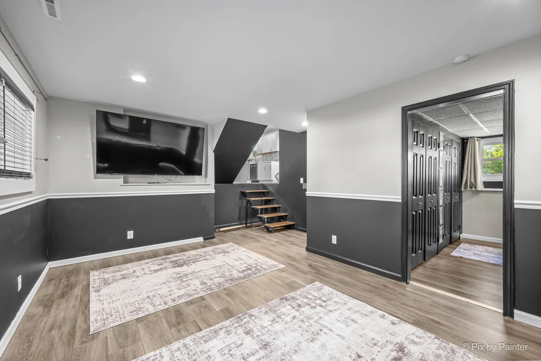 Photo of 2408 W Fairview Lane