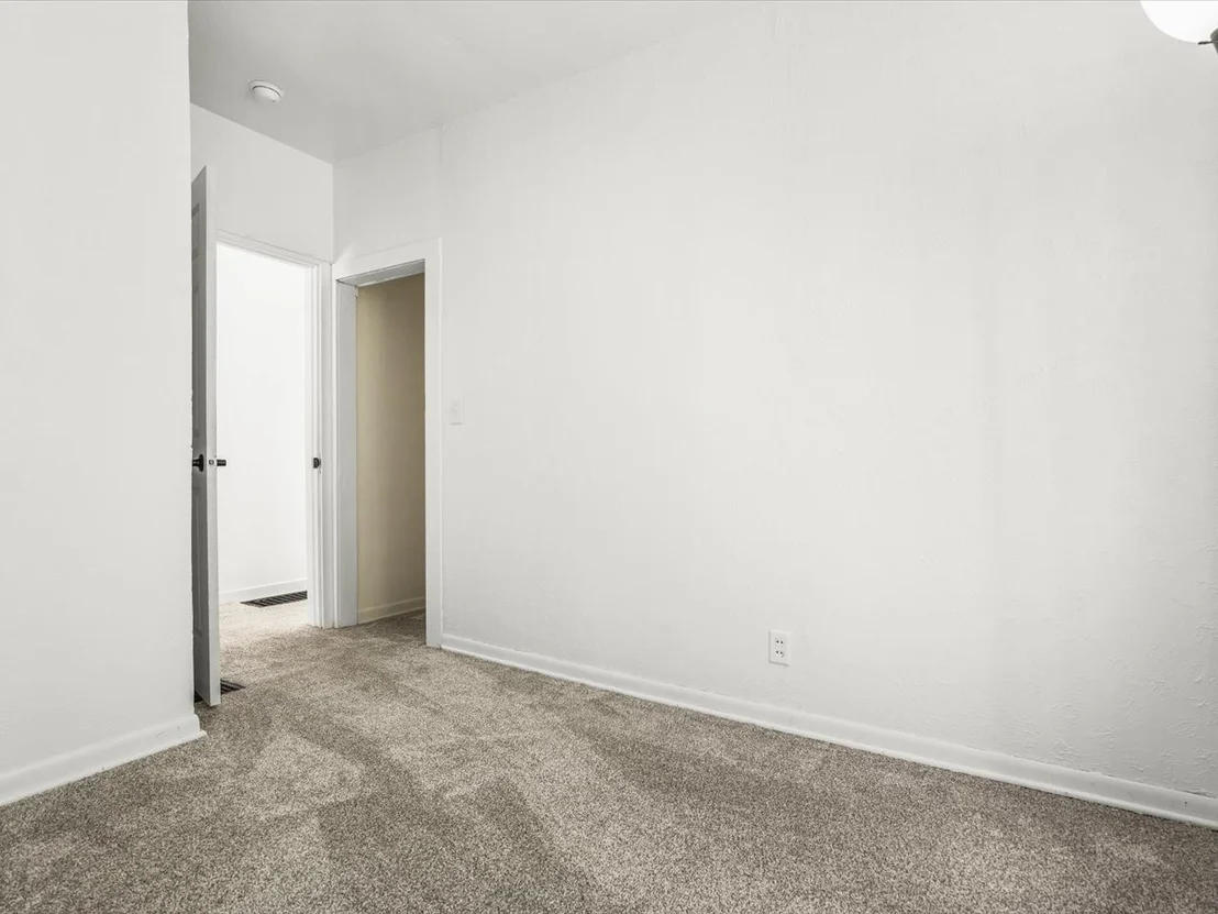 Photo of 655 W Clark Street