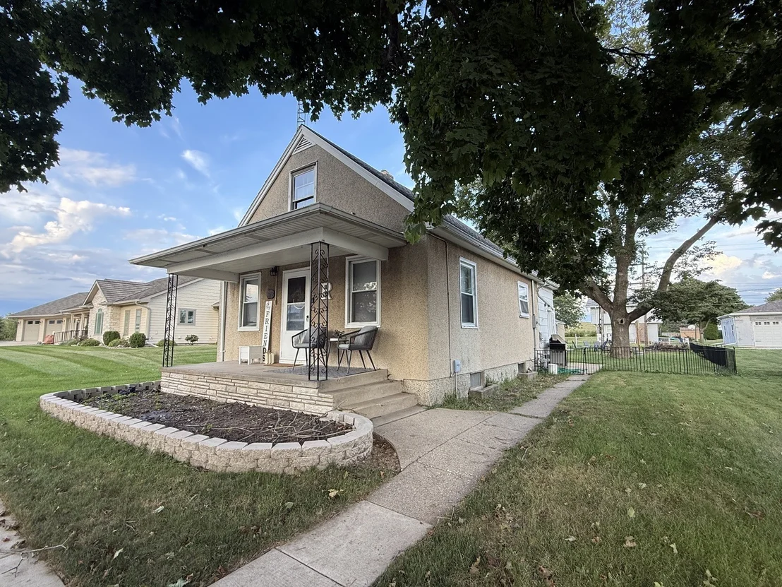 Photo of 223 N Peru Avenue