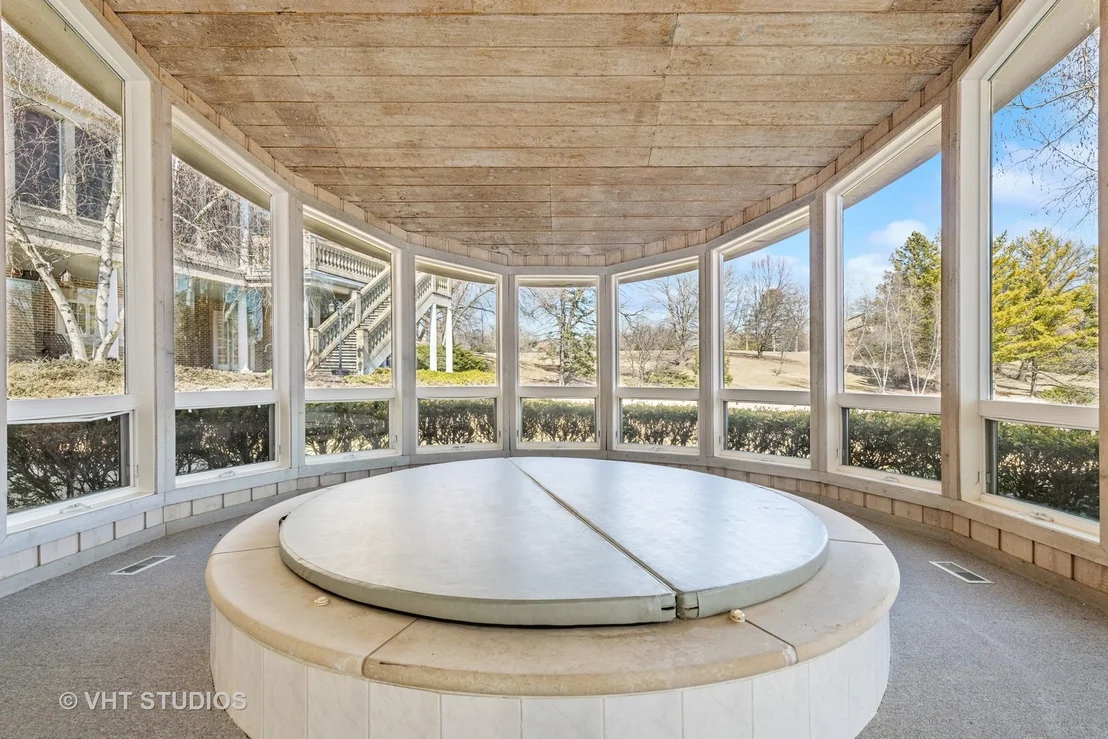 Photo of 560 Oak Knoll Road