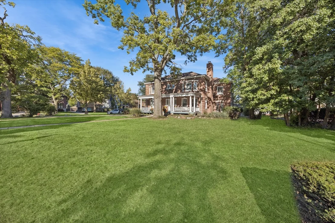 Photo of 176 Riverside Road