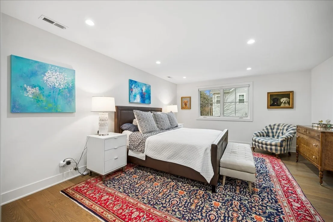 Photo of 270 Sheridan Road