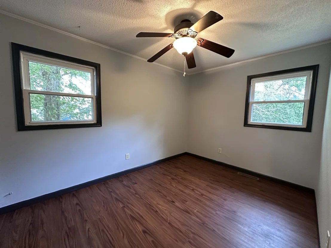 Photo of 909 Sunset Ridge