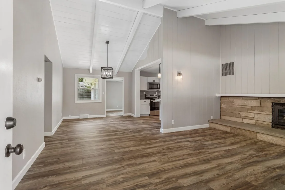 Photo of 405 Dodson Drive E