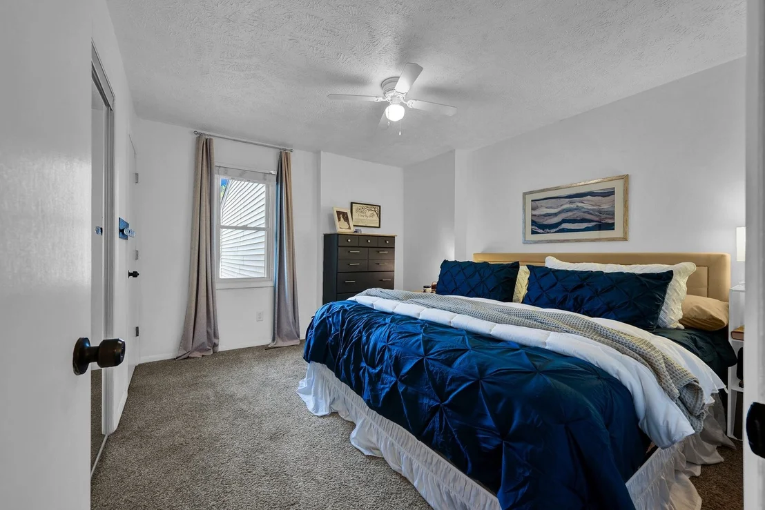 Photo of Unit 21 at 903 N Linden Street