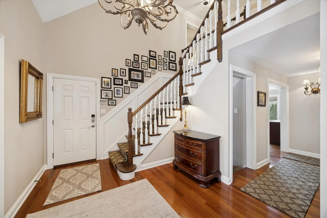 Photo of 8401 Golfview Drive