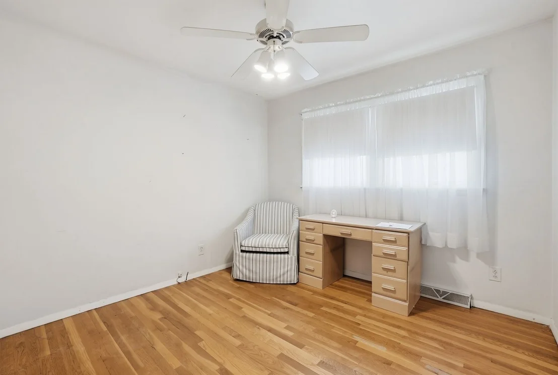 Photo of 18833 Park Avenue