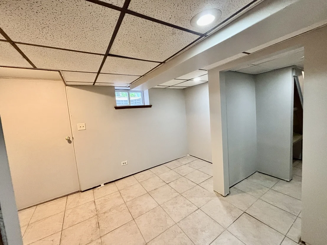 Photo of 910 N State Street