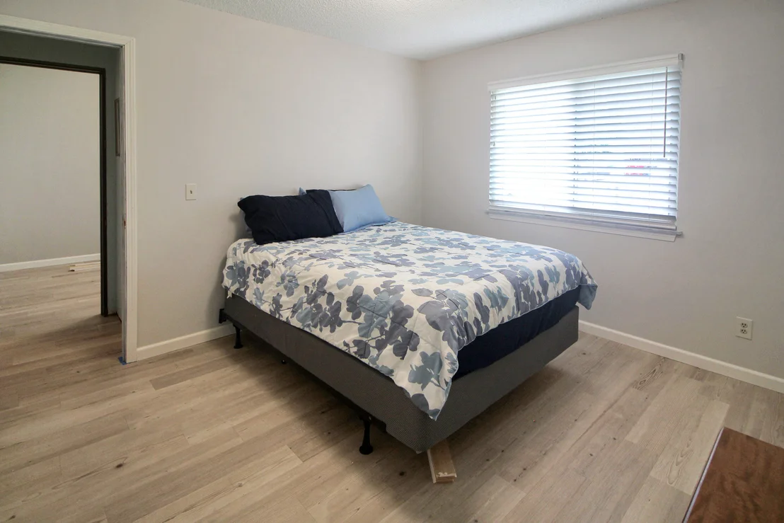 Photo of Unit 0 at 915 Laura Drive