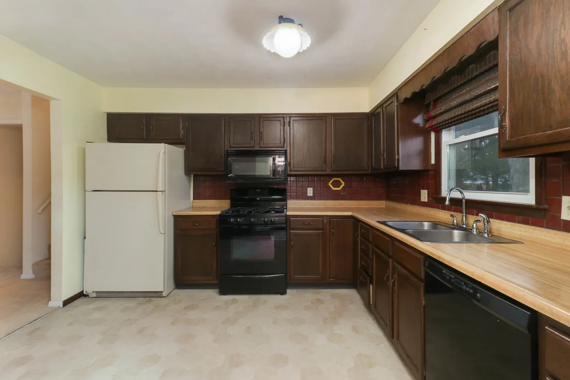 Photo of 1113 Andover Street