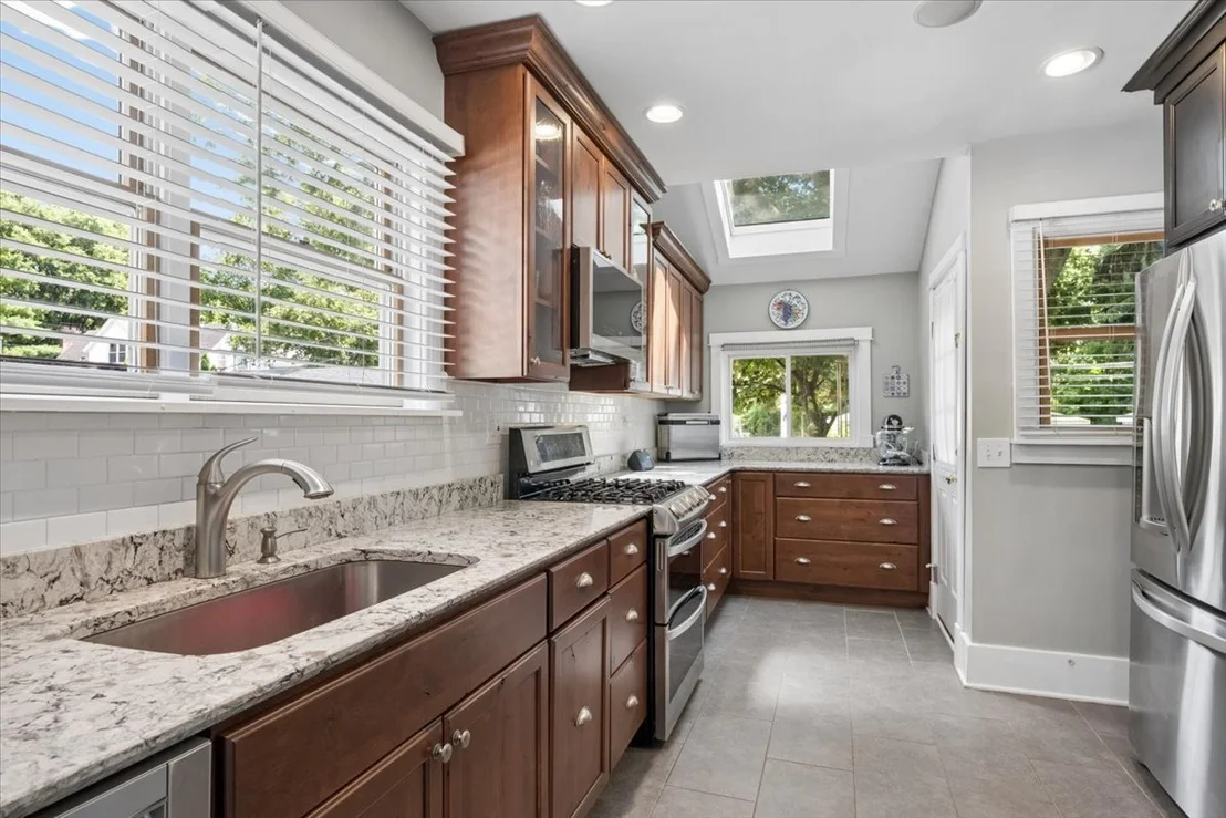 Photo of 1412 Leonard Place