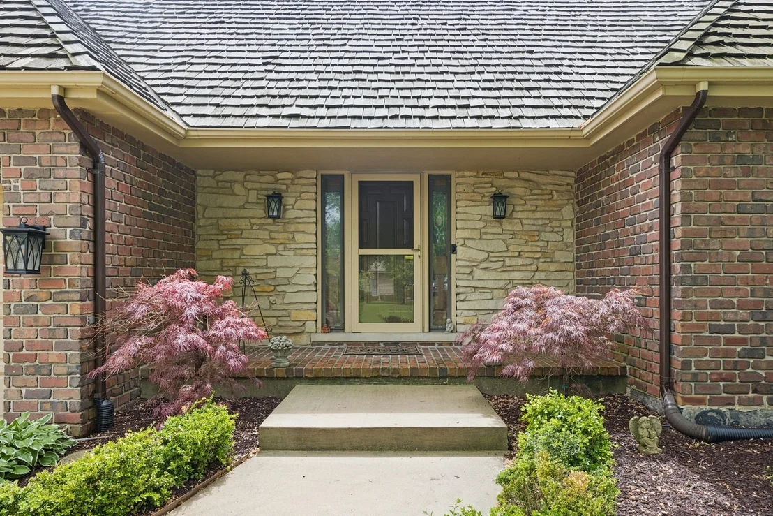 Photo of 8401 Golfview Drive