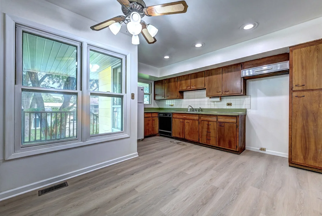 Photo of 1480 Mayfield Lane