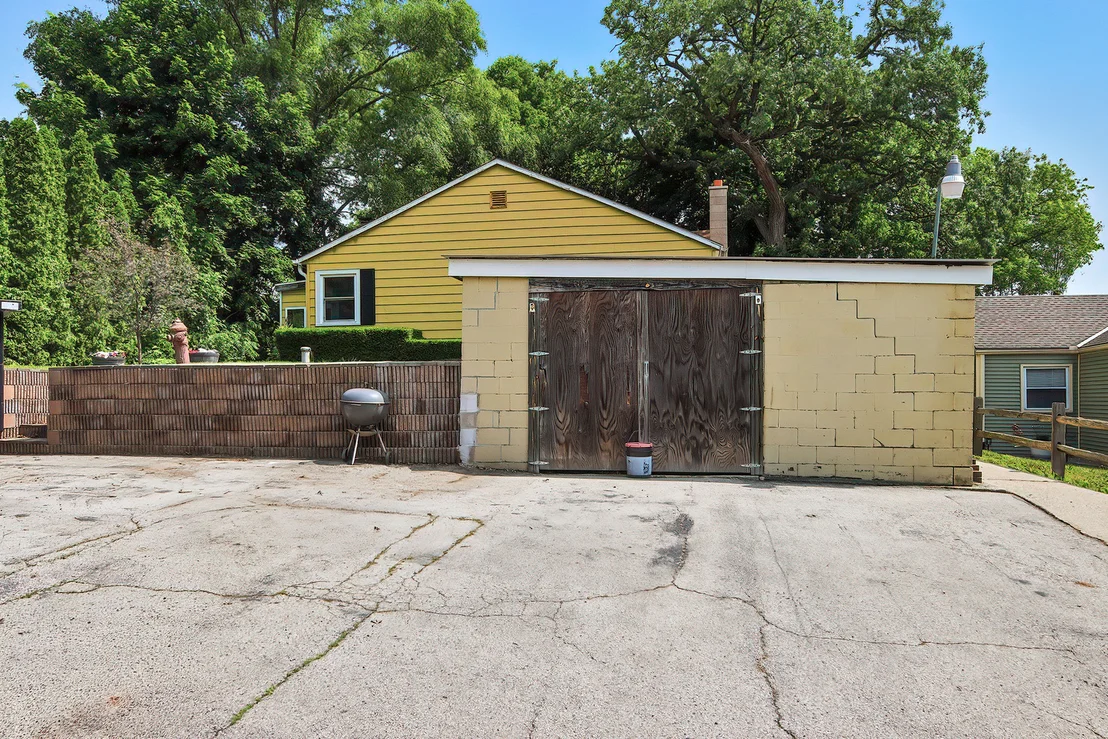 Photo of 33834 Hillcrest Drive