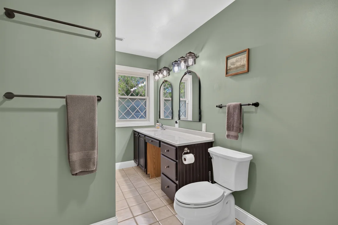 Photo of 1722 Sharon Road