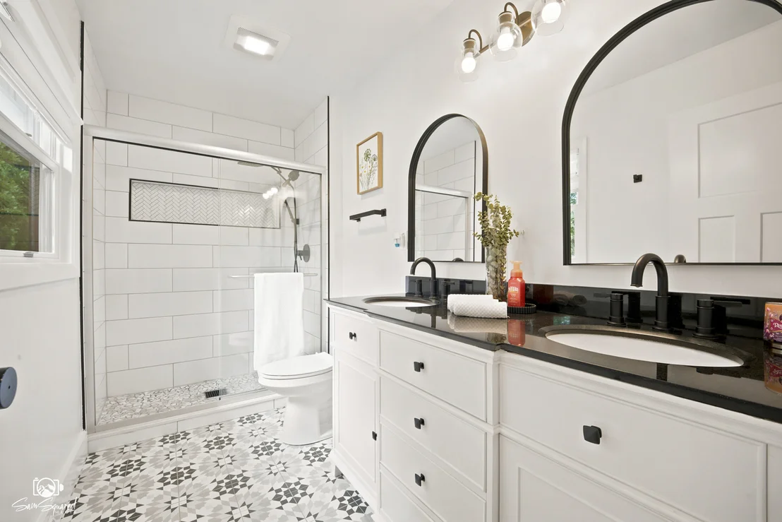 Photo of 11S528 Book Road