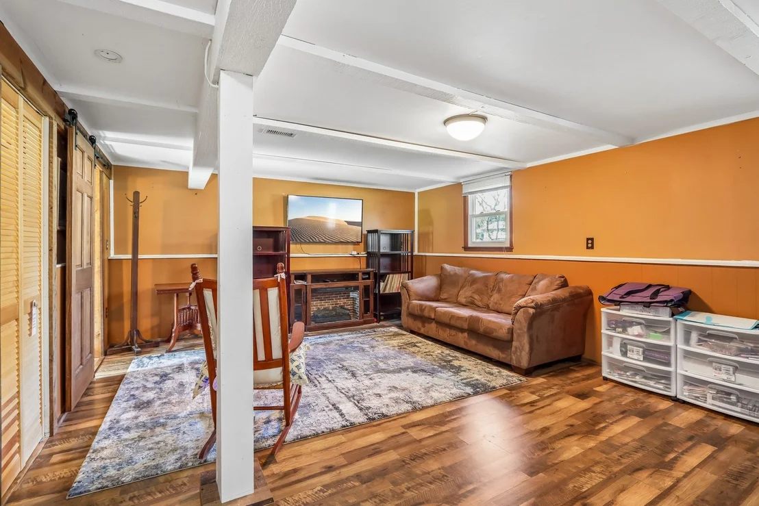 Photo of 1825 Esch Road