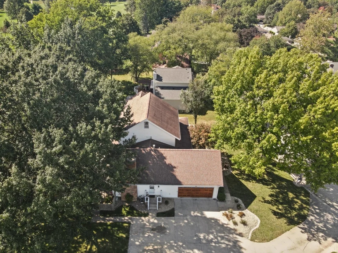Photo of 703 Surrey Road