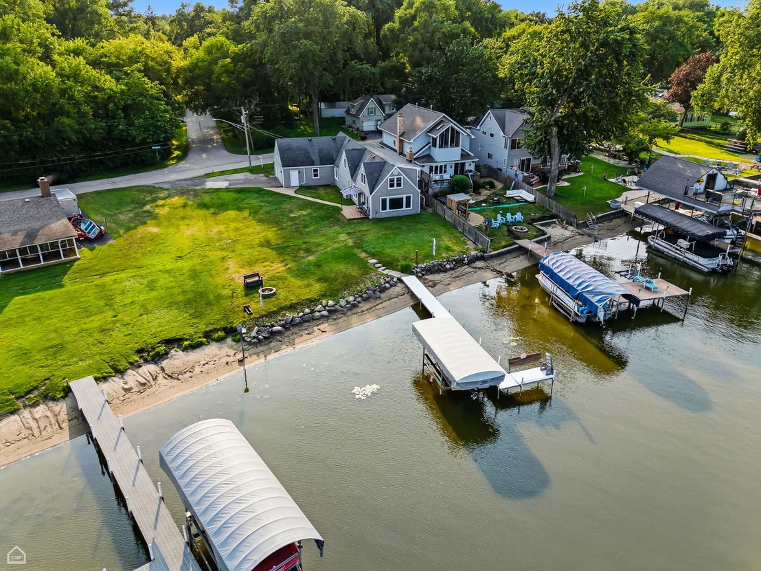 Photo of 4400 Riverside Drive