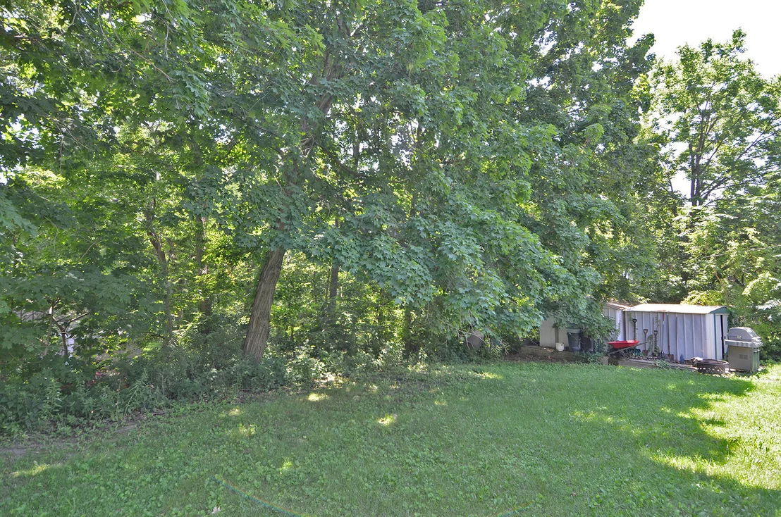 Photo of 815 Bratton Avenue