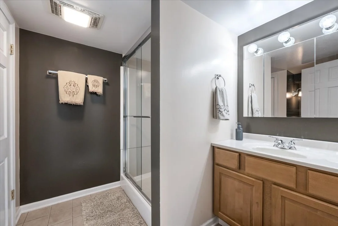 Photo of 5877 N Central Avenue