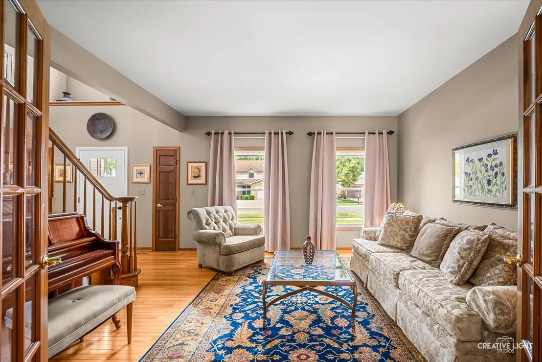 Photo of 1N211 Coventry Drive
