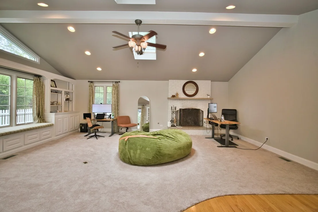 Photo of 2S510 Seneca Drive