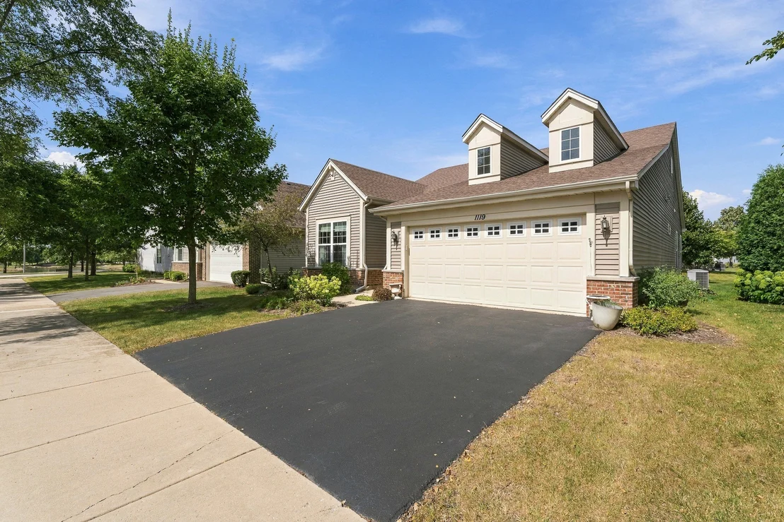 Photo of 1119 Heathrow Lane