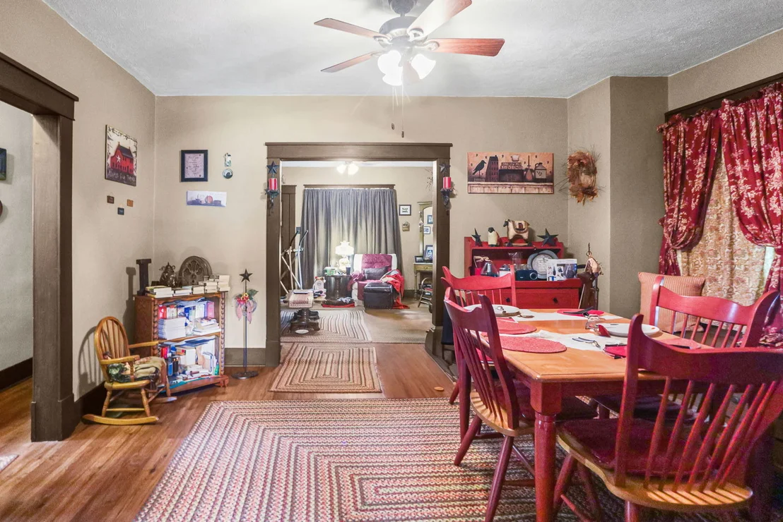 Photo of 1005 W 7th Street