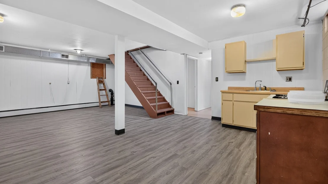 Photo of 305 Centennial Avenue