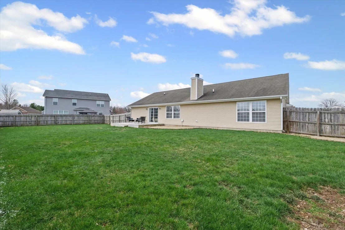 Photo of 2003 Macintosh Lane