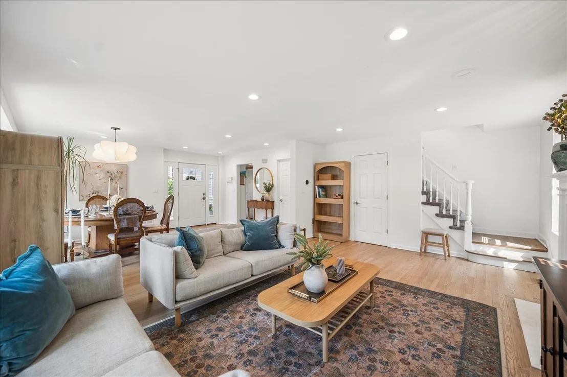 Photo of 1105 Blackthorn Lane