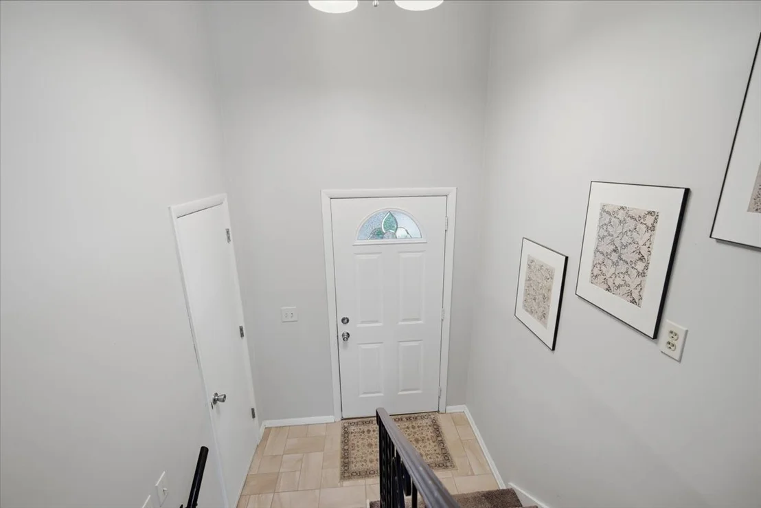Photo of Unit B at 1546 Hunt Drive